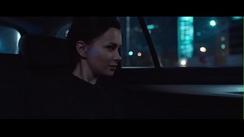 Секс с жирами трахают в машине