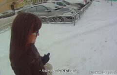 Он не хочет заниматься сексом в снегу как громкий снег и трахаться в отеле