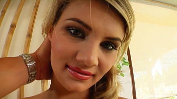 Она рада, что нашла мужчину, который хорошо ее трахнул